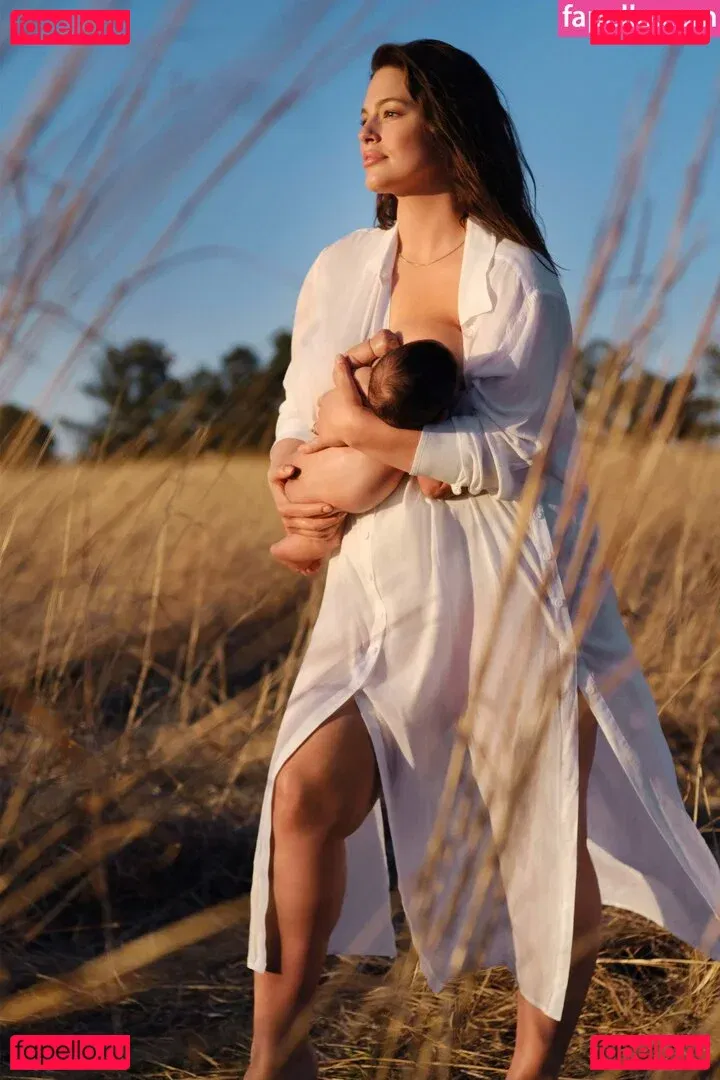 Ashley Graham Onlyfans Photo Gallery 