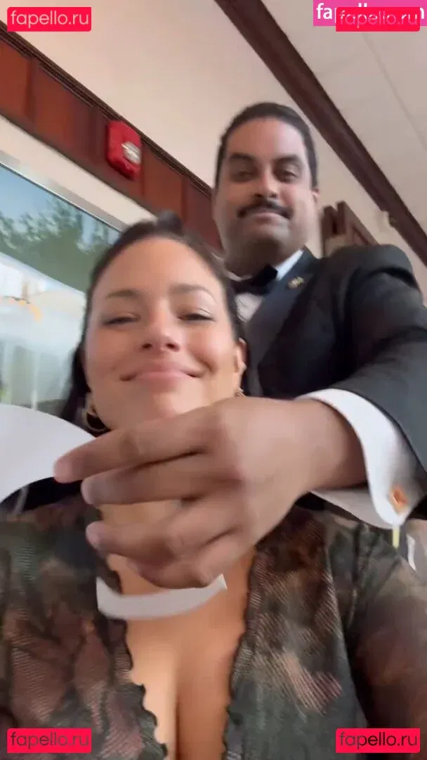 Ashley Graham Onlyfans Photo Gallery 