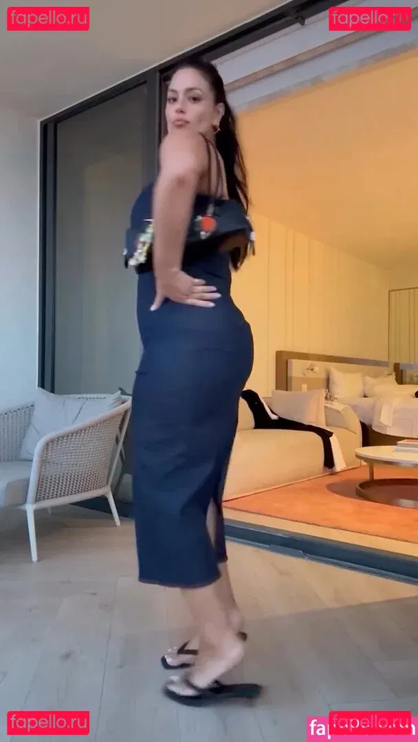 Ashley Graham Onlyfans Photo Gallery 