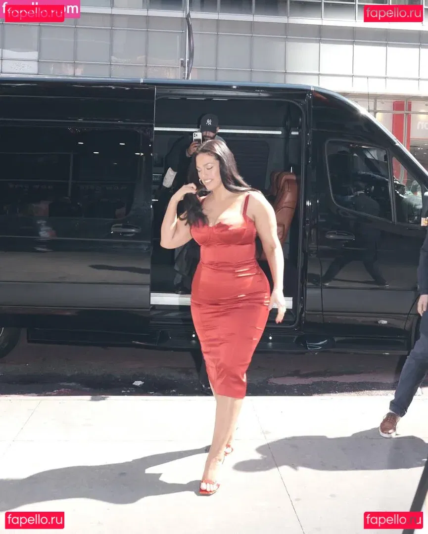 Ashley Graham Onlyfans Photo Gallery 