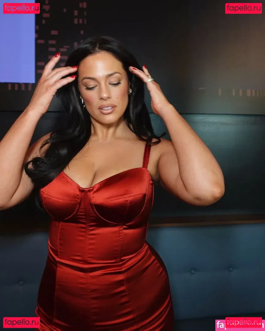 Ashley Graham Onlyfans Photo Gallery 