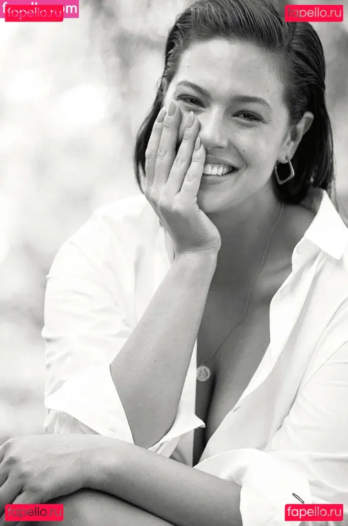 Ashley Graham Onlyfans Photo Gallery 