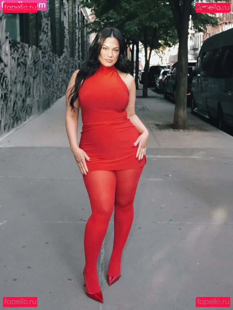 Ashley Graham Onlyfans Photo Gallery 