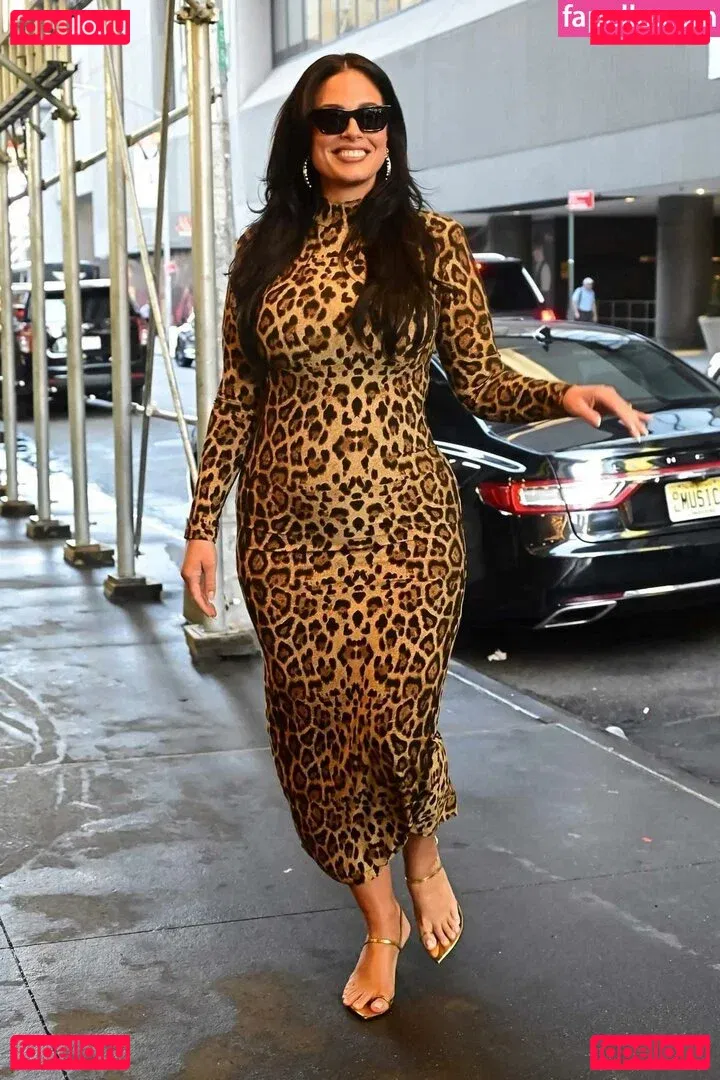 Ashley Graham Onlyfans Photo Gallery 