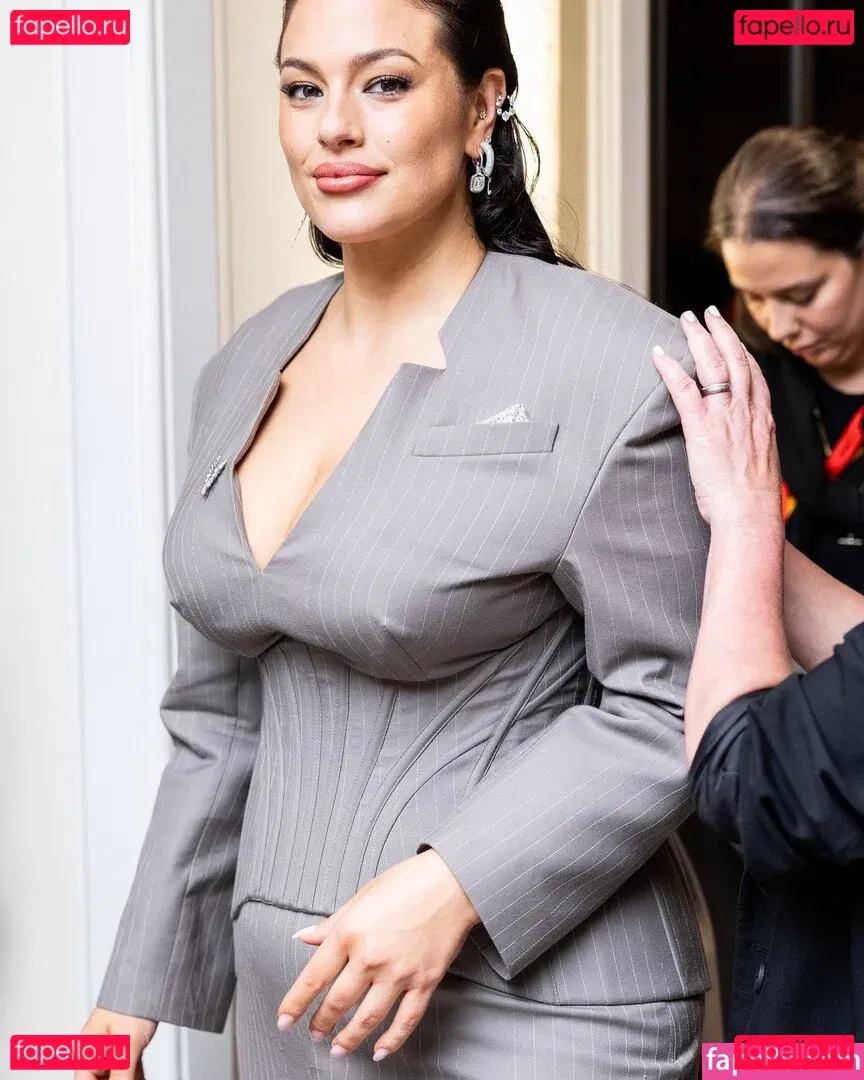 Ashley Graham Onlyfans Photo Gallery 