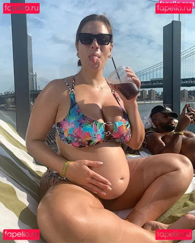 Ashley Graham Onlyfans Photo Gallery 