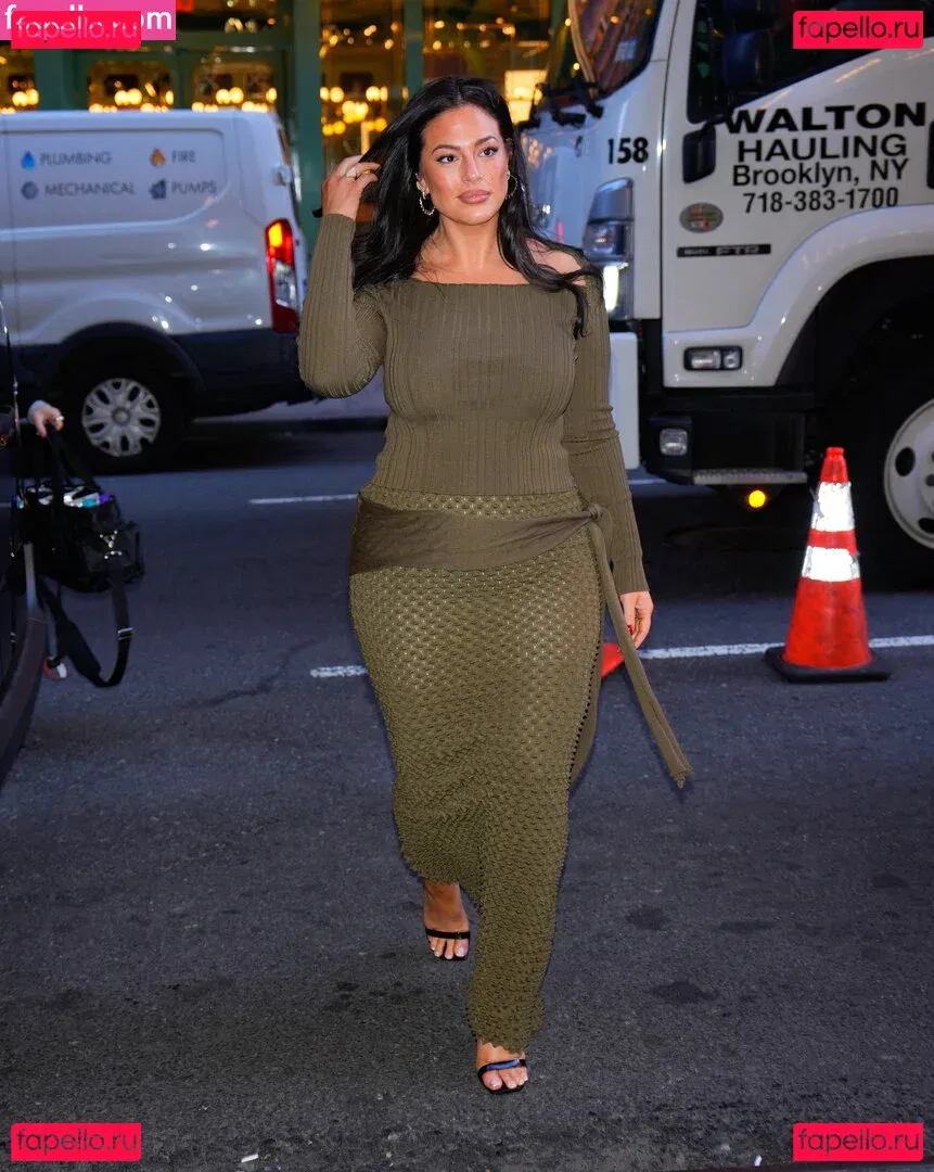 Ashley Graham Onlyfans Photo Gallery 