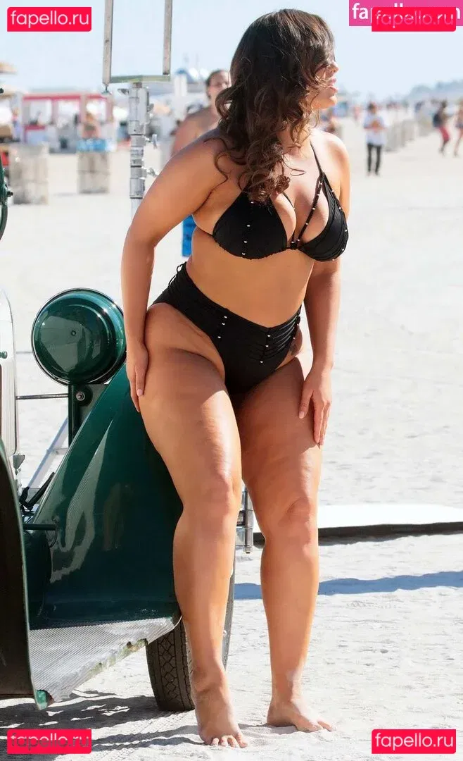 Ashley Graham Onlyfans Photo Gallery 