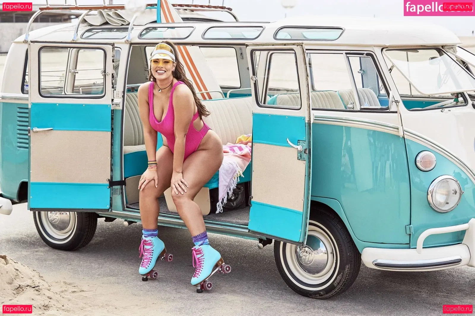 Ashley Graham Onlyfans Photo Gallery 