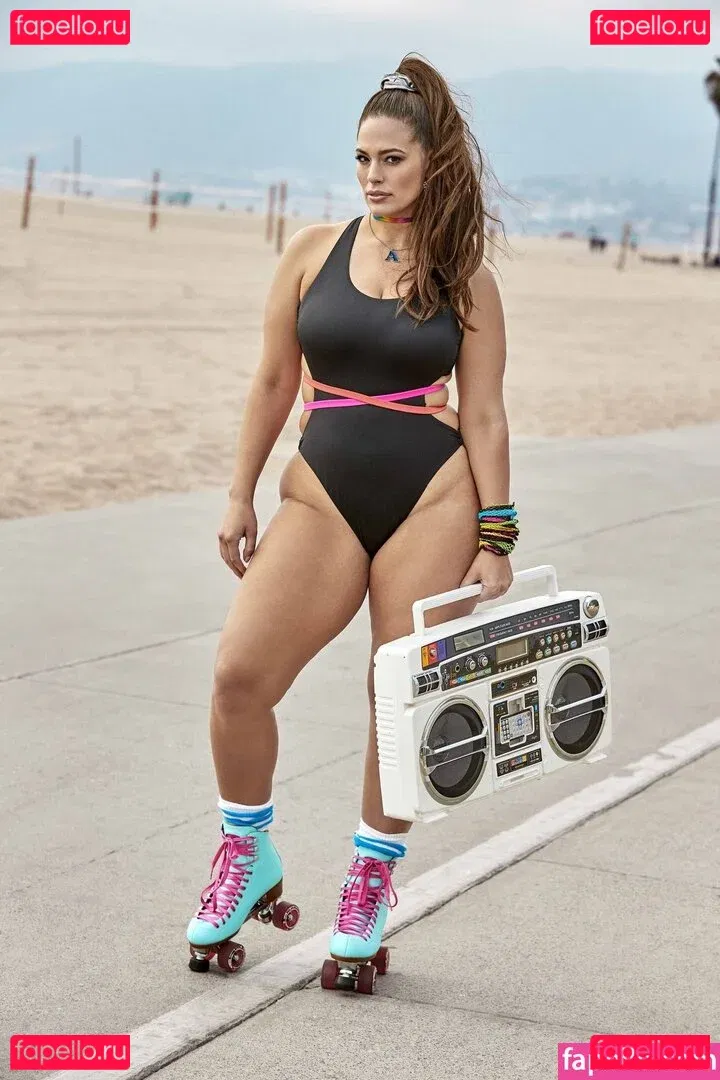 Ashley Graham Onlyfans Photo Gallery 