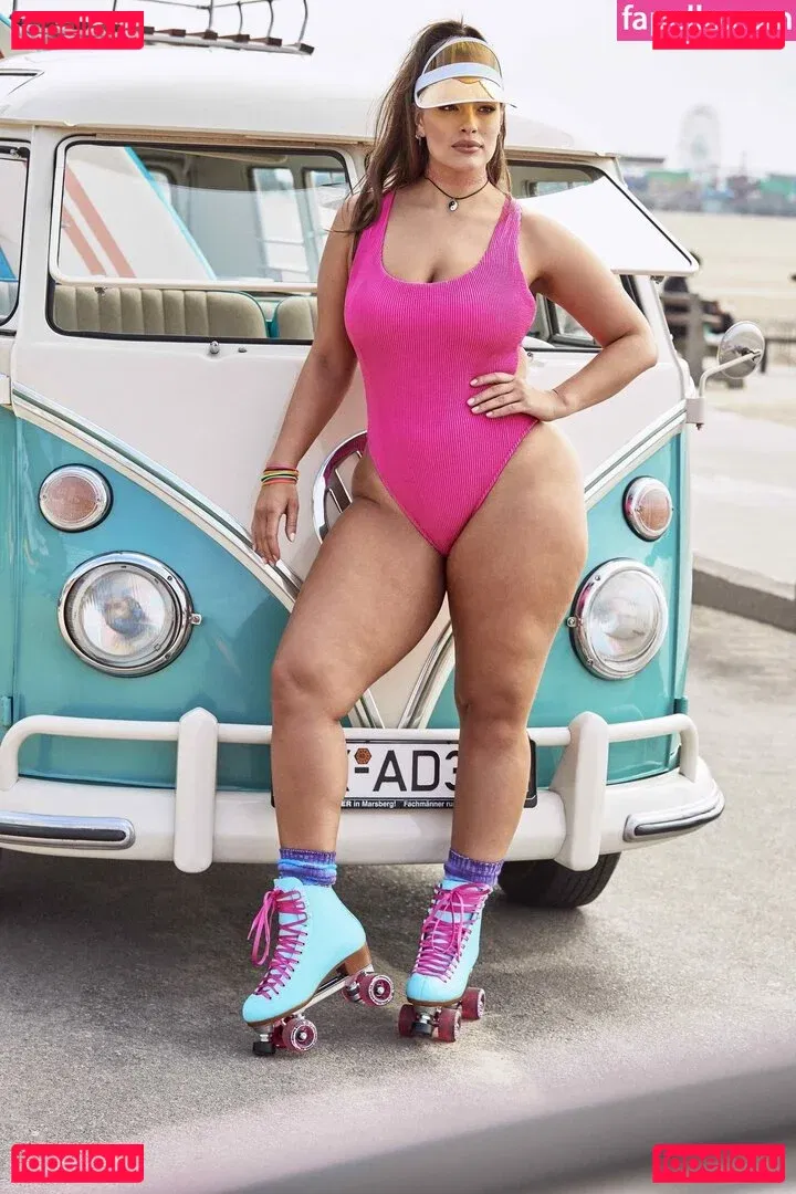 Ashley Graham Onlyfans Photo Gallery 