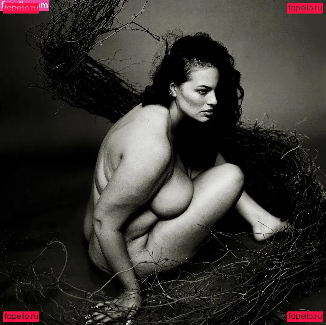 Ashley Graham Onlyfans Photo Gallery 