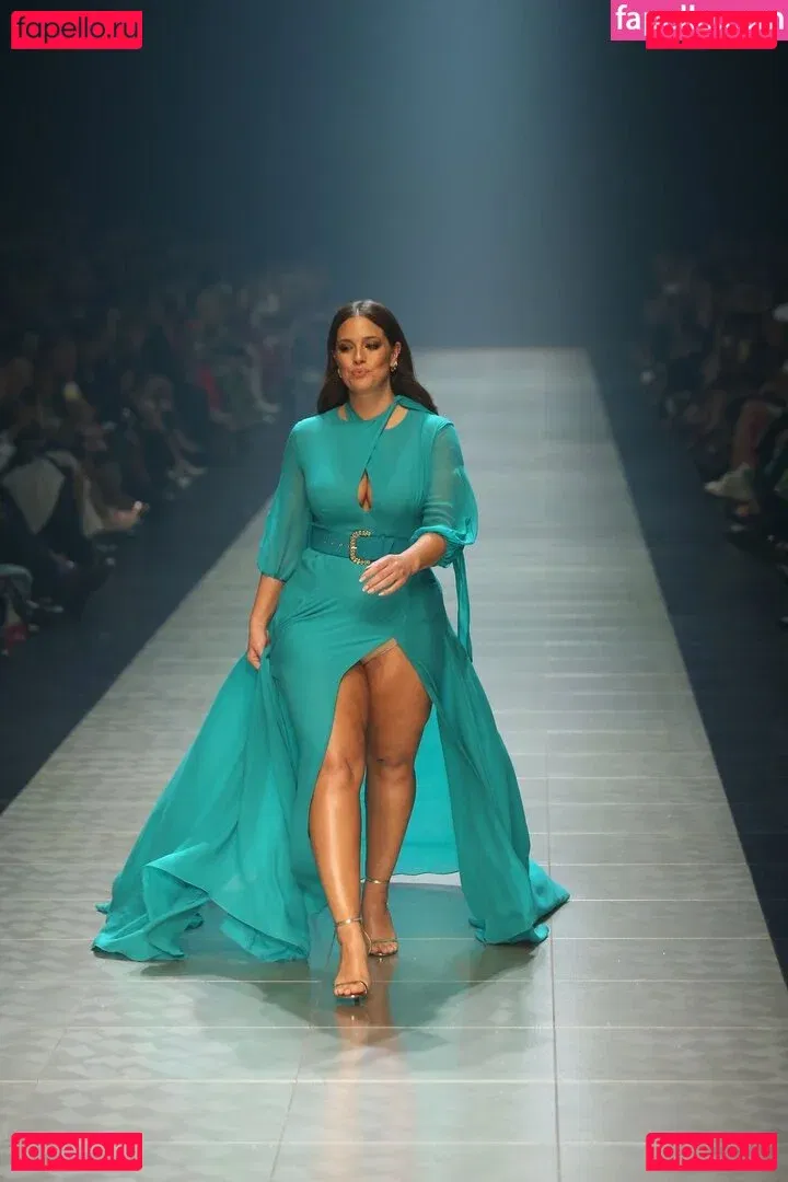 Ashley Graham Onlyfans Photo Gallery 