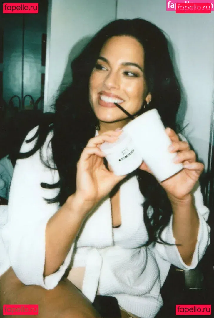 Ashley Graham Onlyfans Photo Gallery 