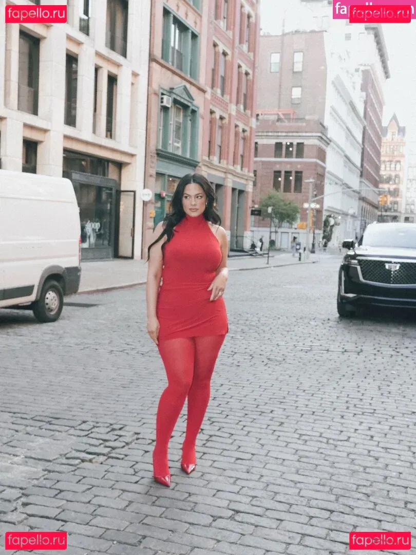 Ashley Graham Onlyfans Photo Gallery 