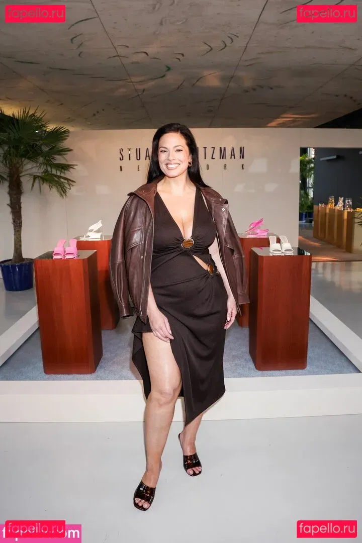 Ashley Graham Onlyfans Photo Gallery 