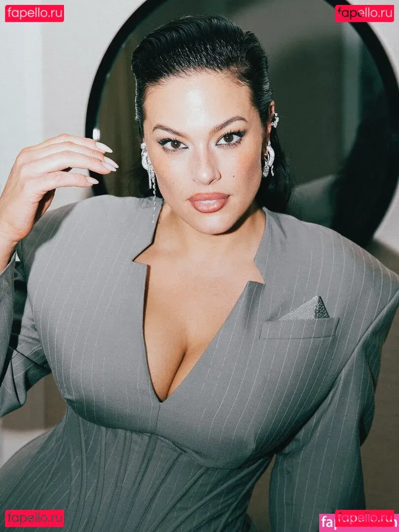 Ashley Graham Onlyfans Photo Gallery 