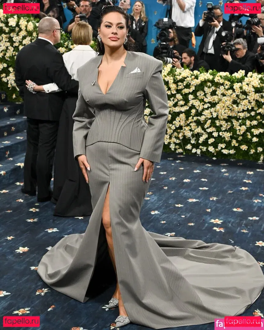 Ashley Graham Onlyfans Photo Gallery 