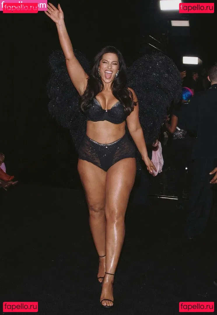 Ashley Graham Onlyfans Photo Gallery 