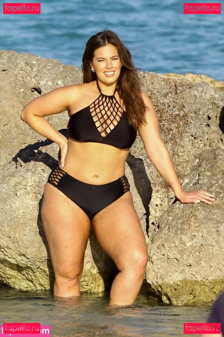 Ashley Graham Onlyfans Photo Gallery 
