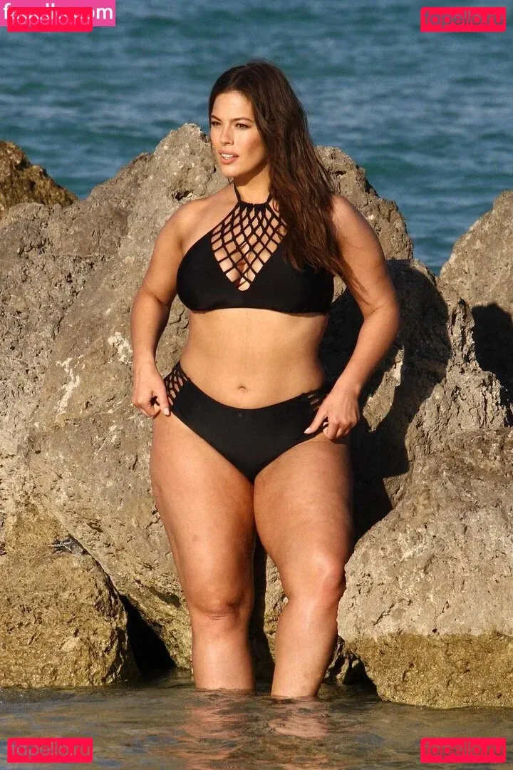 Ashley Graham Onlyfans Photo Gallery 