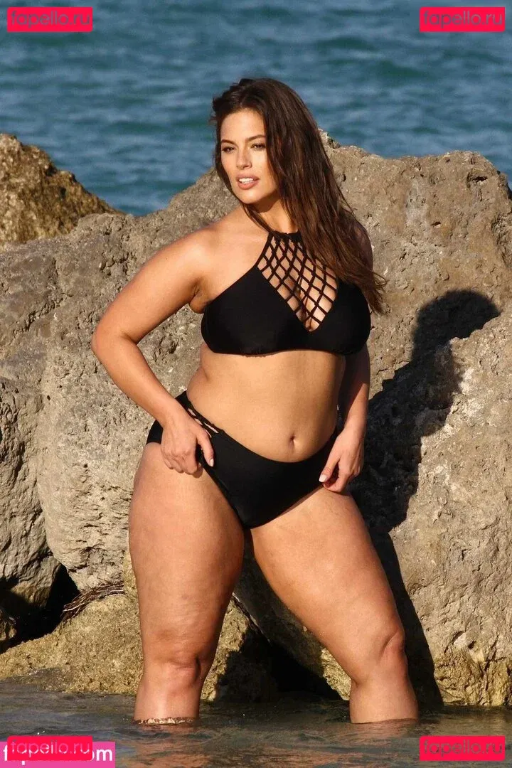 Ashley Graham Onlyfans Photo Gallery 