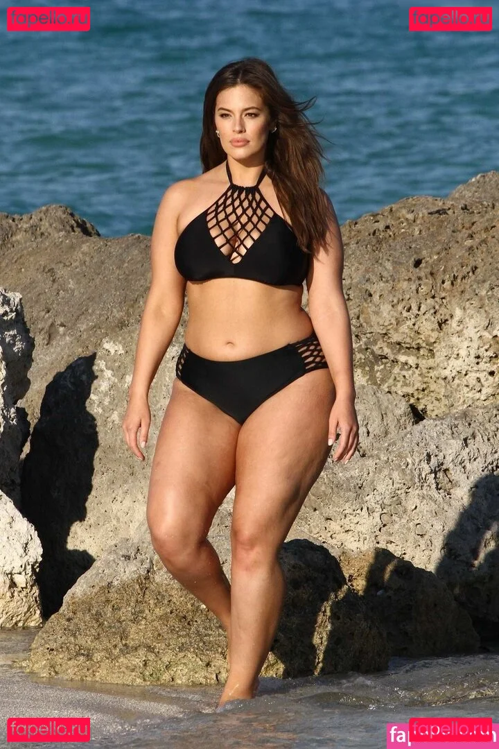 Ashley Graham Onlyfans Photo Gallery 