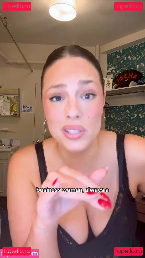 Ashley Graham Onlyfans Photo Gallery 