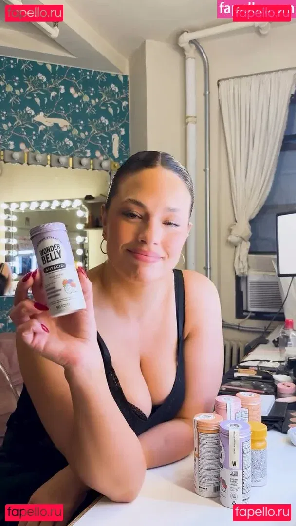 Ashley Graham Onlyfans Photo Gallery 