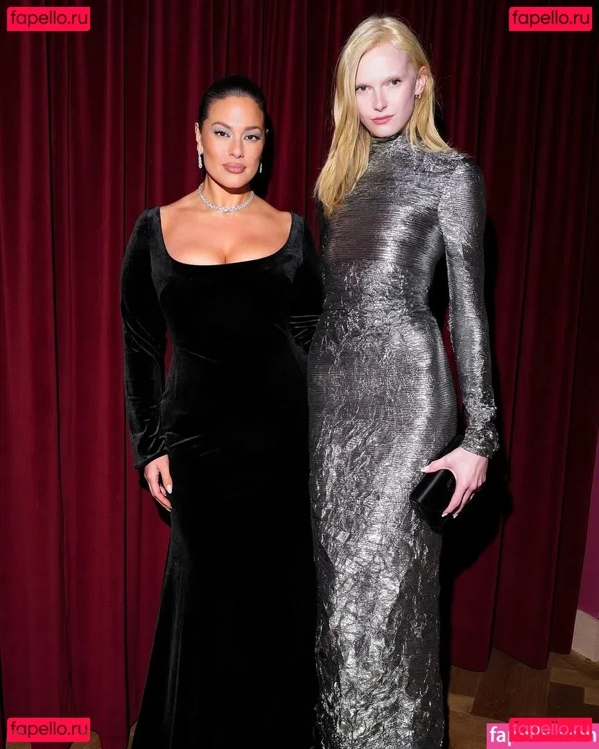 Ashley Graham Onlyfans Photo Gallery 