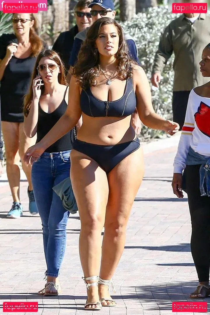 Ashley Graham Onlyfans Photo Gallery 