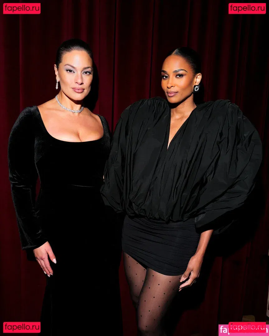 Ashley Graham Onlyfans Photo Gallery 