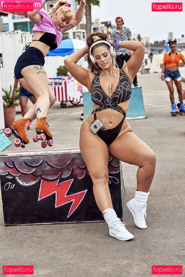 Ashley Graham Onlyfans Photo Gallery 