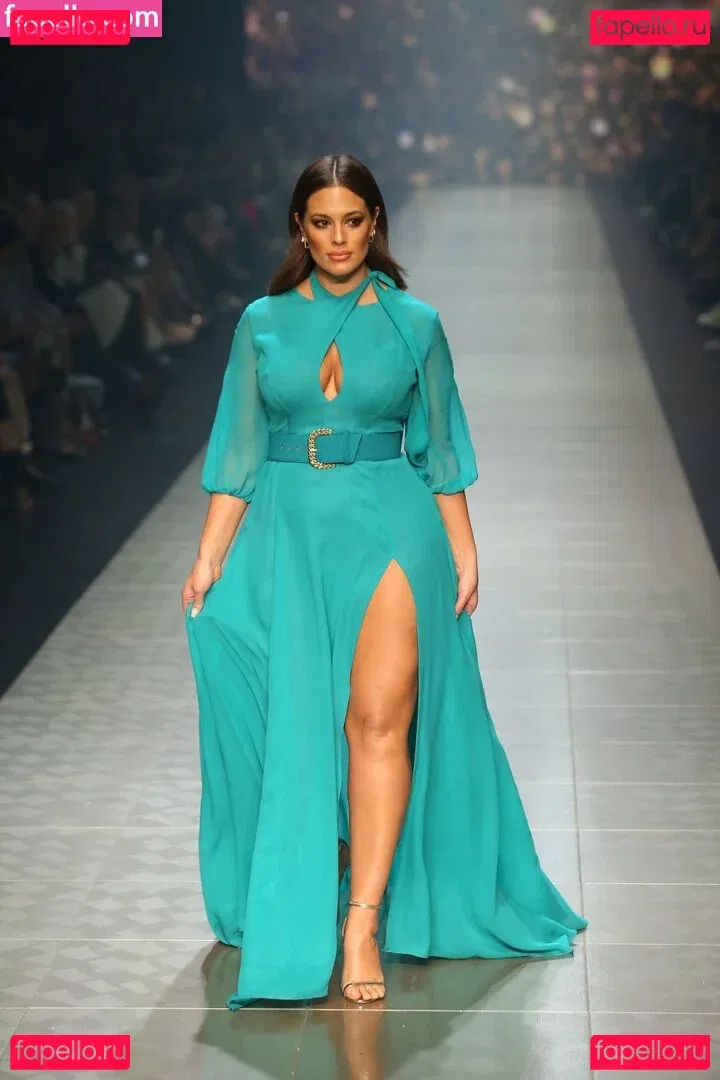 Ashley Graham Onlyfans Photo Gallery 