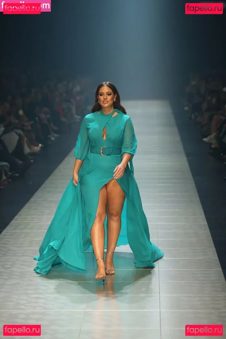 Ashley Graham Onlyfans Photo Gallery 