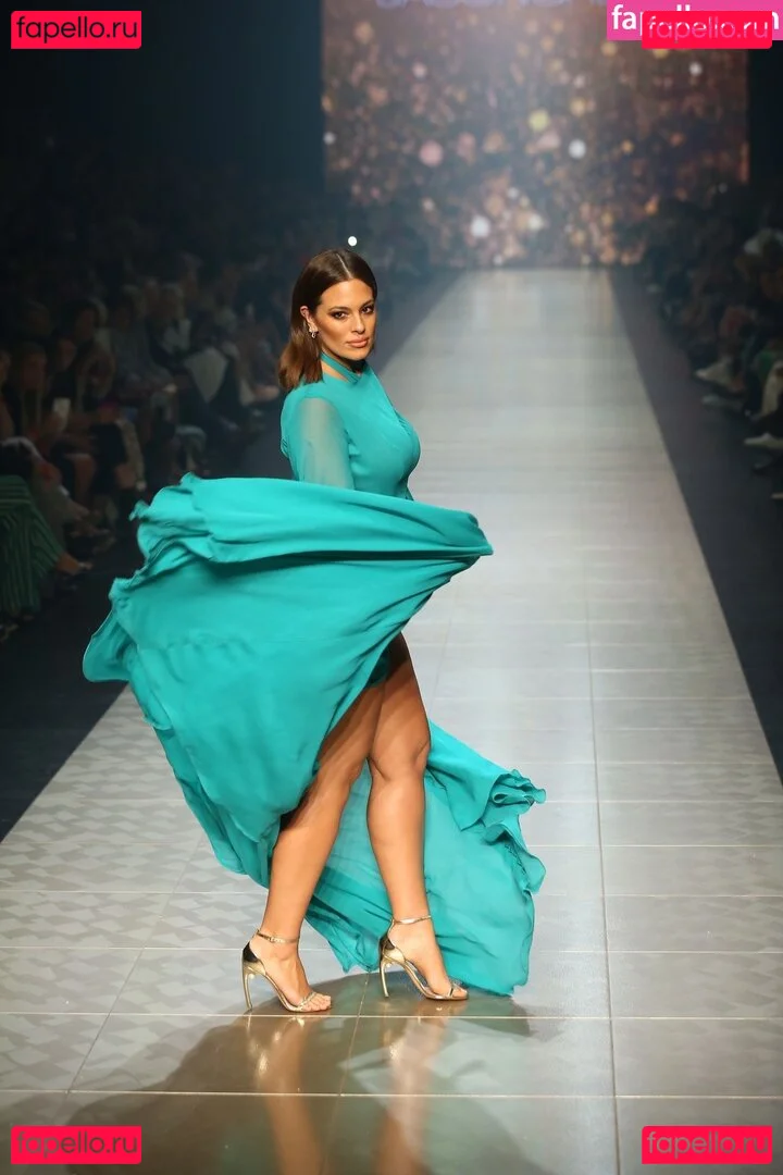 Ashley Graham Onlyfans Photo Gallery 