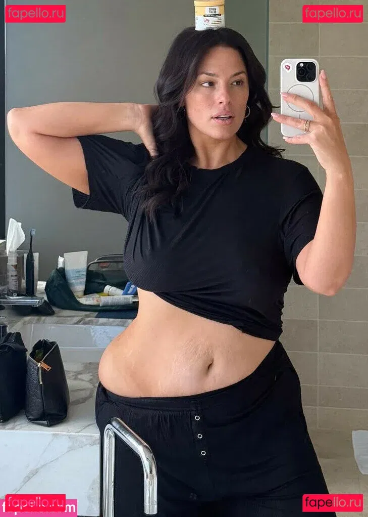 Ashley Graham Onlyfans Photo Gallery 