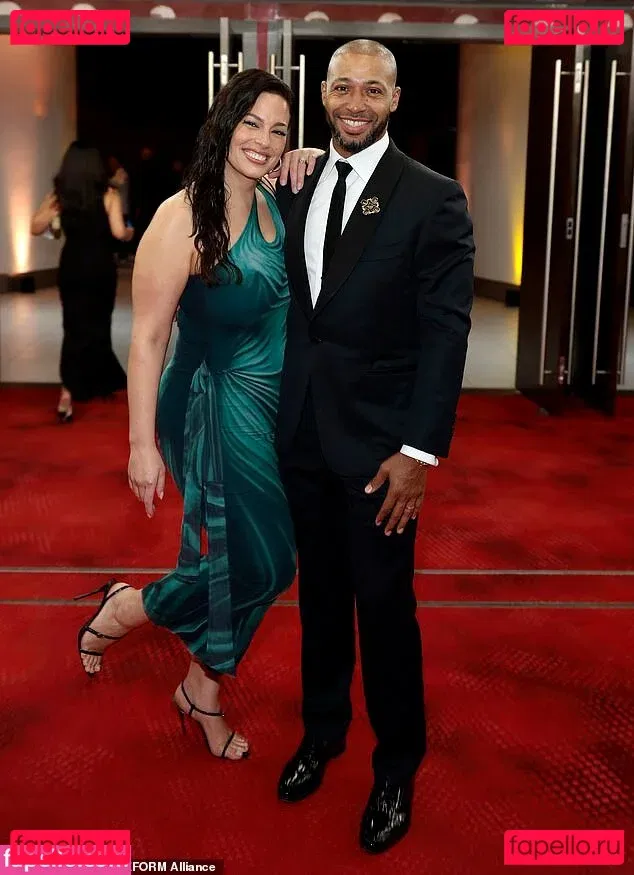 Ashley Graham Onlyfans Photo Gallery 