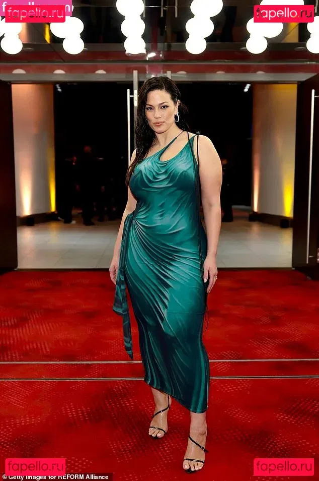 Ashley Graham Onlyfans Photo Gallery 