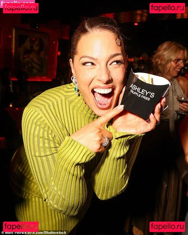 Ashley Graham Onlyfans Photo Gallery 