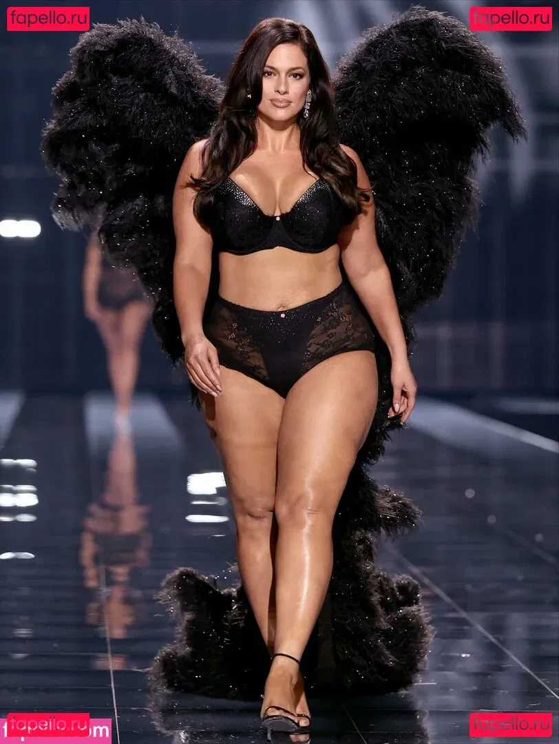 Ashley Graham Onlyfans Photo Gallery 