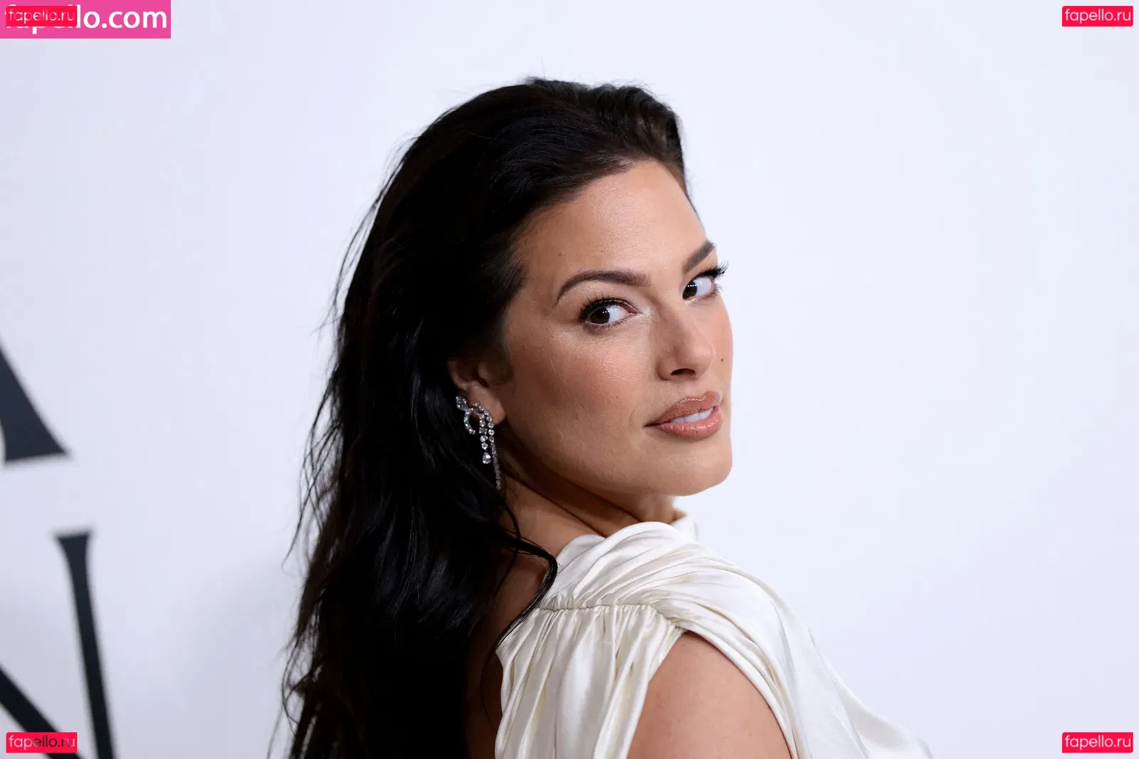 Ashley Graham Onlyfans Photo Gallery 