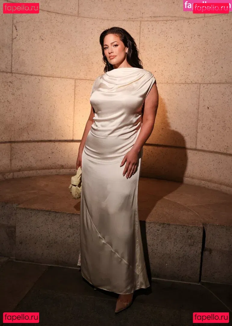 Ashley Graham Onlyfans Photo Gallery 