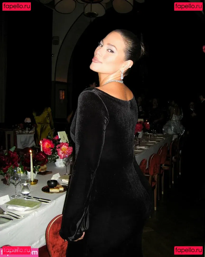 Ashley Graham Onlyfans Photo Gallery 