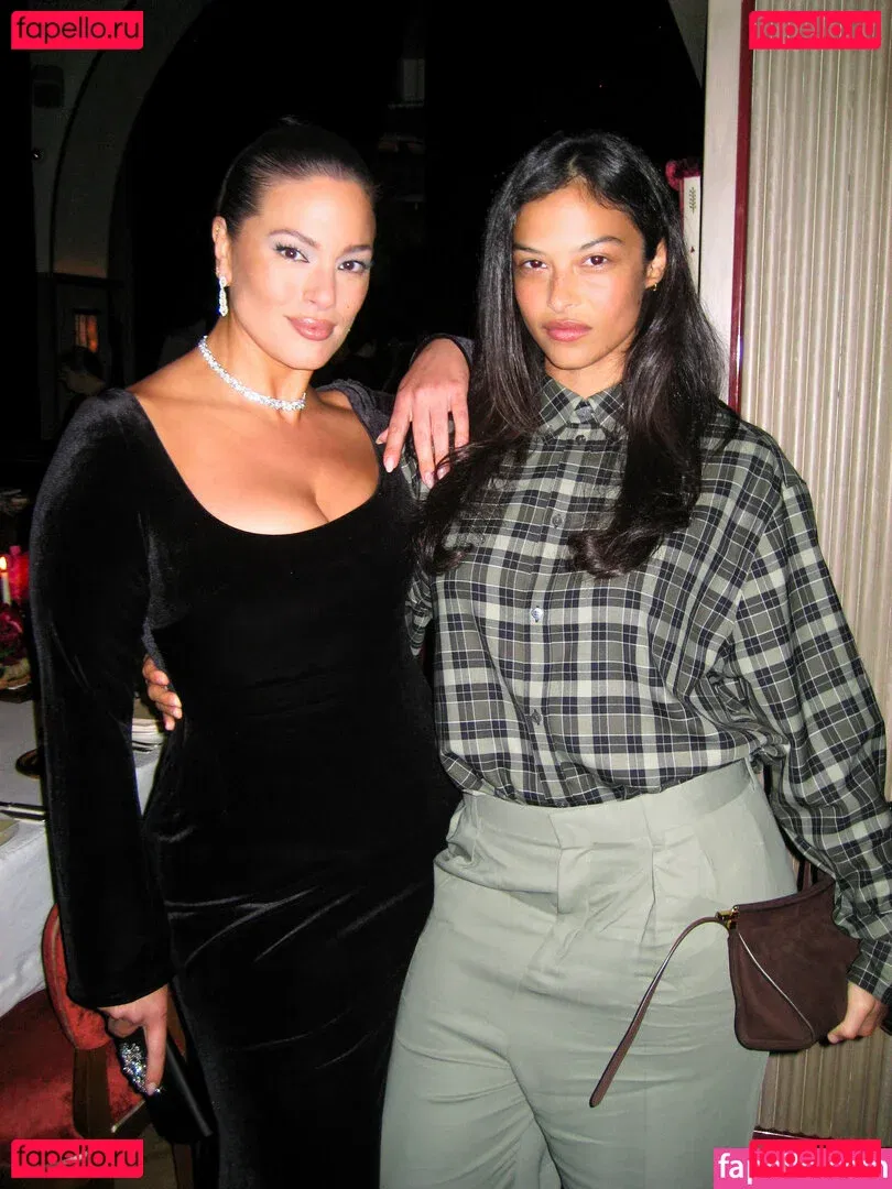 Ashley Graham Onlyfans Photo Gallery 