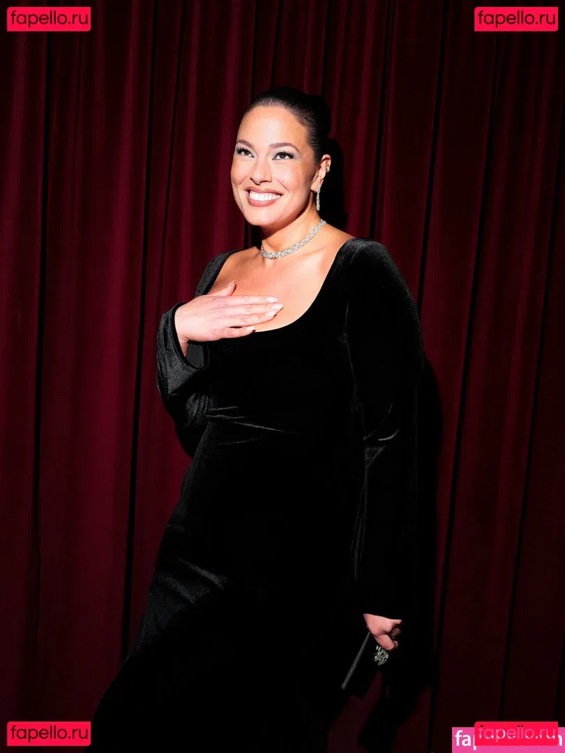 Ashley Graham Onlyfans Photo Gallery 