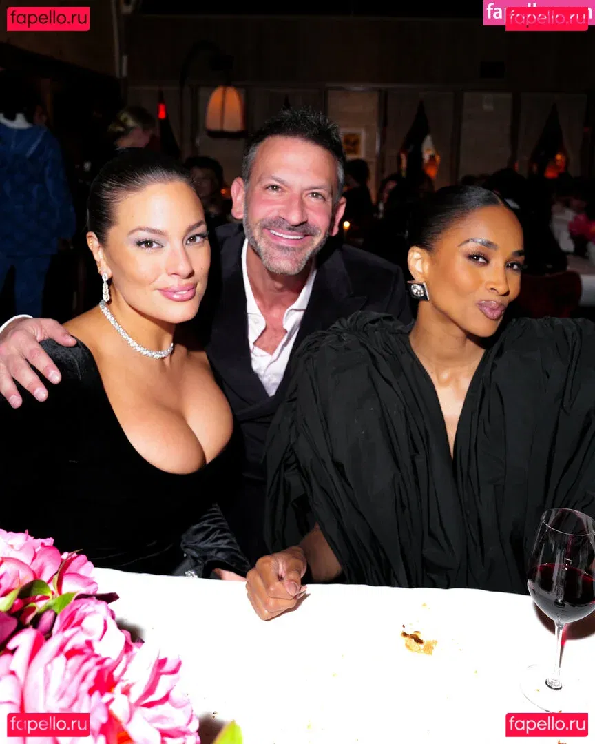 Ashley Graham Onlyfans Photo Gallery 