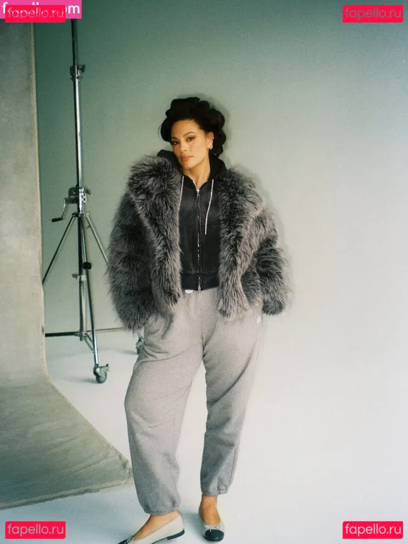 Ashley Graham Onlyfans Photo Gallery 