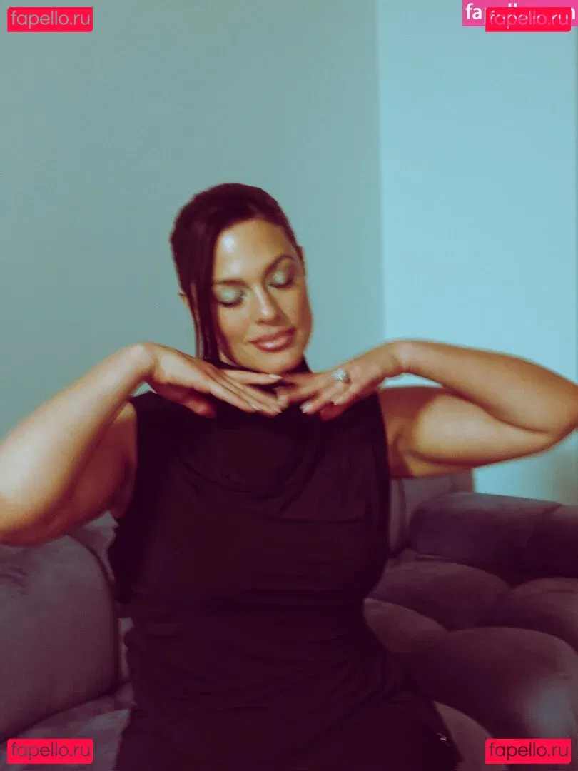 Ashley Graham Onlyfans Photo Gallery 
