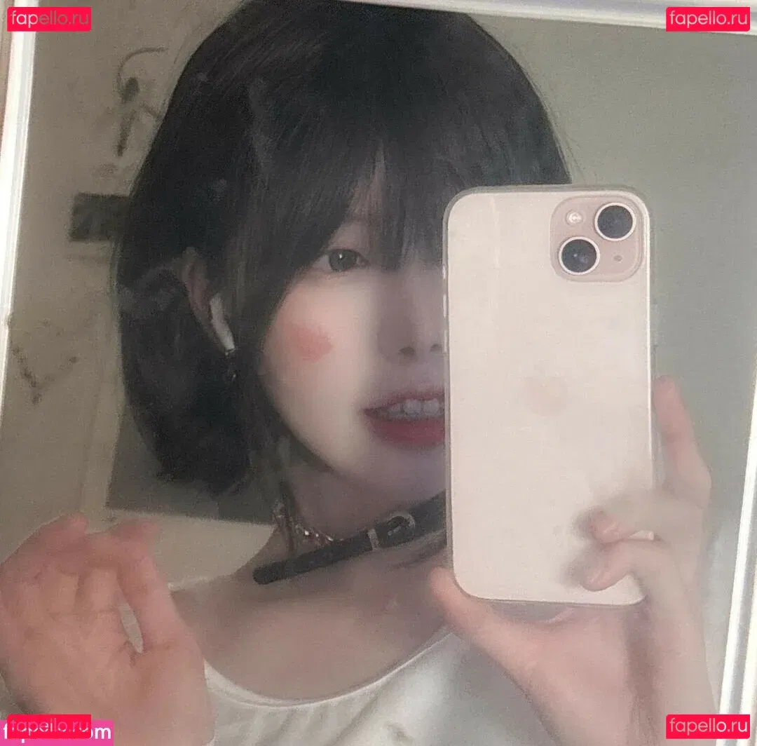 gksmf0f0 Onlyfans Photo Gallery 